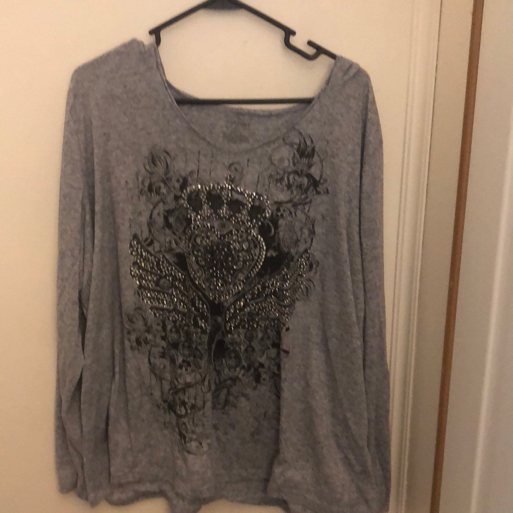 Hooded long sleeve shirt